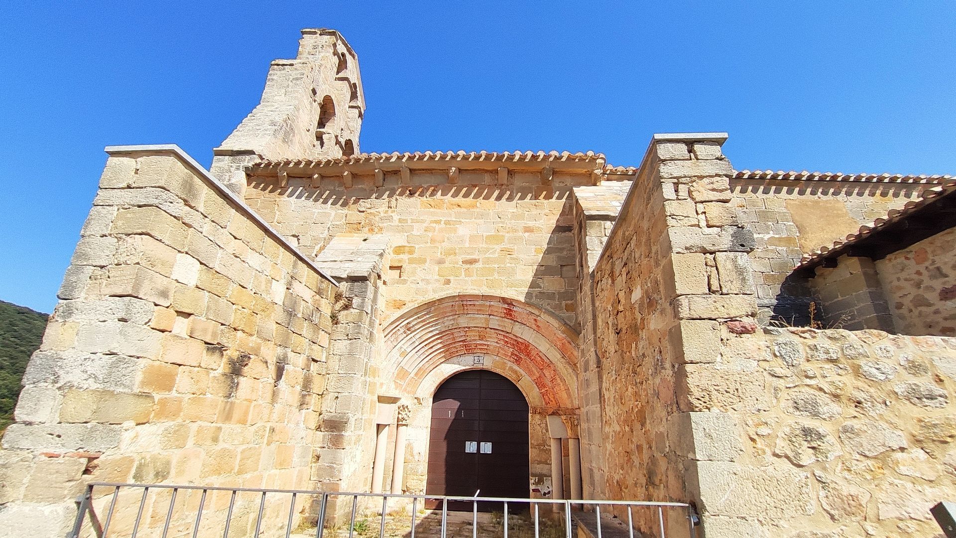 Iglesia Románica de San Cosme y San Damián